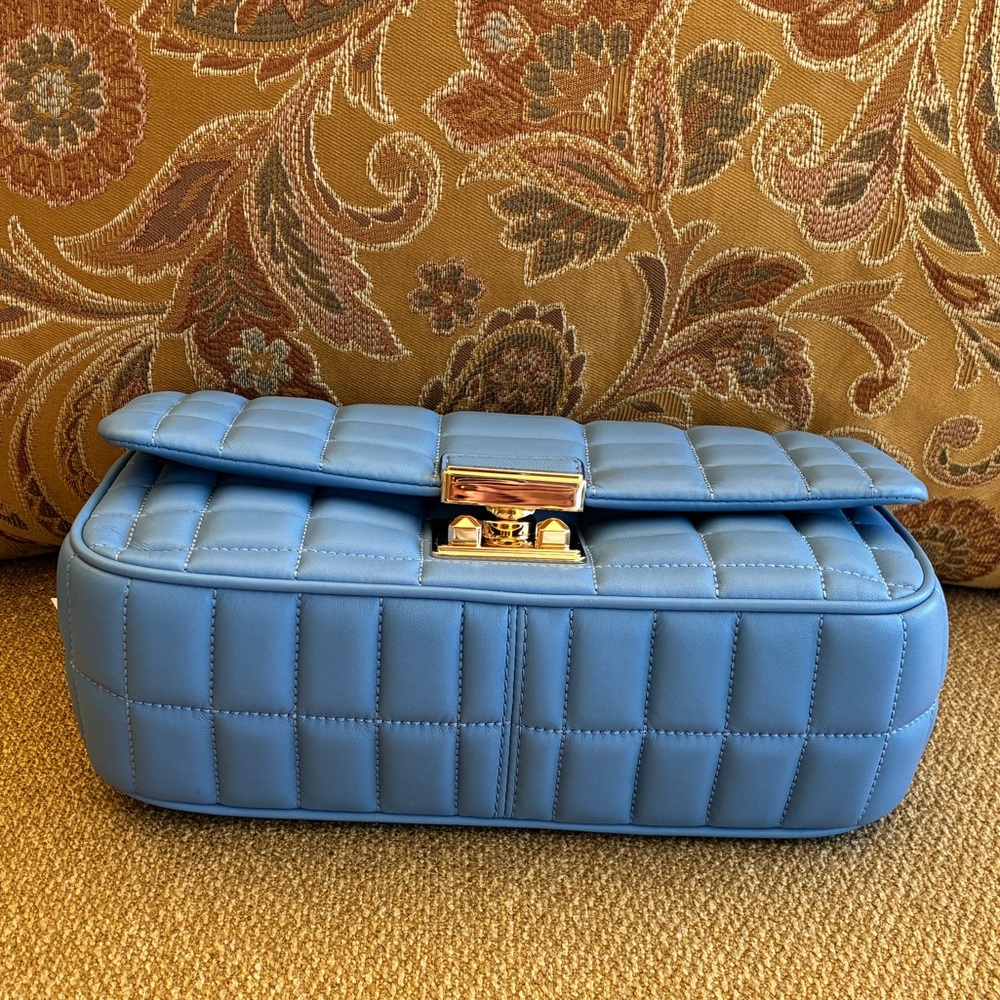 🩵 Michael Kors Tribeca Large Quilted Blue Crossbody Bag - Picture 6 of 17